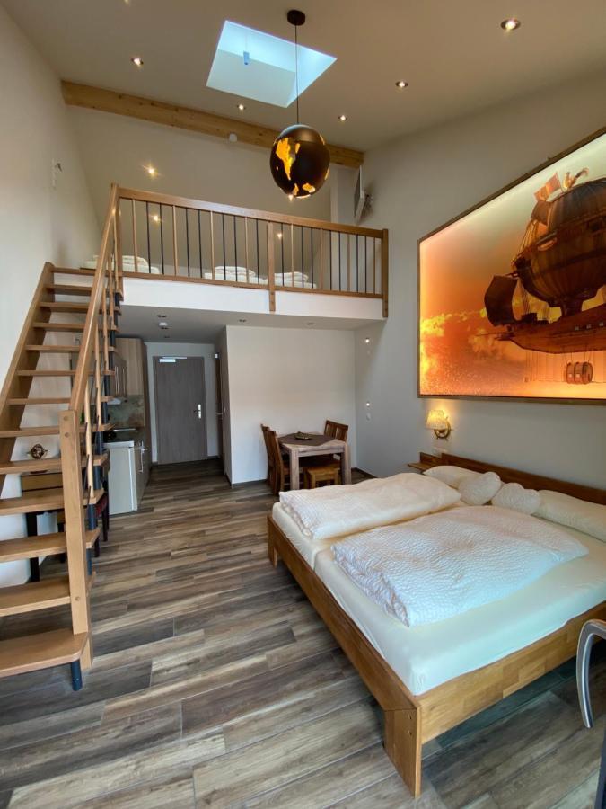 Studio mit Balkon